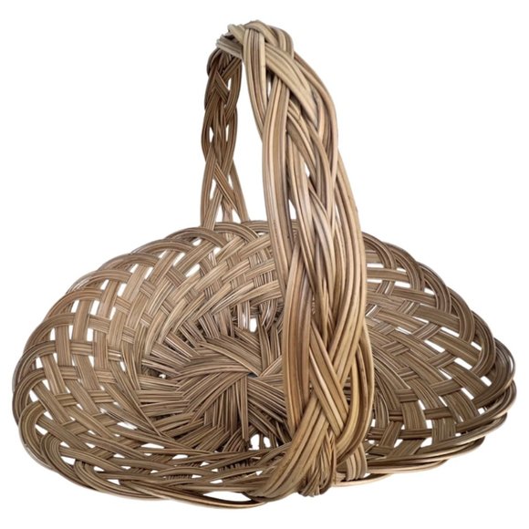 🌸4/$20🌸 Wicker Basket with Handle - Picture 2 of 14
